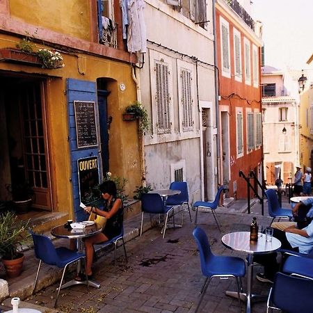 Grand Studio Au Pied Du Panier Apartment Marseille Luaran gambar
