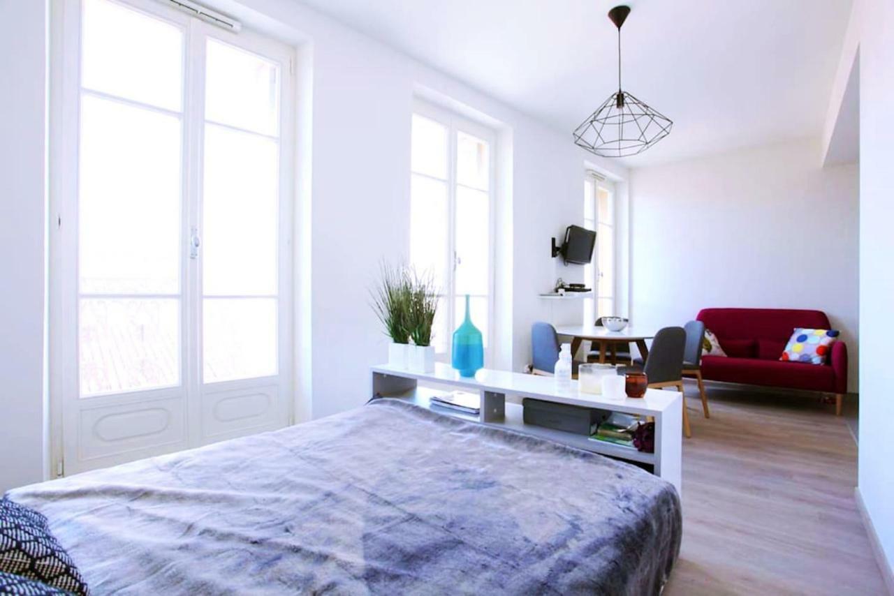Grand Studio Au Pied Du Panier Apartment Marseille Luaran gambar