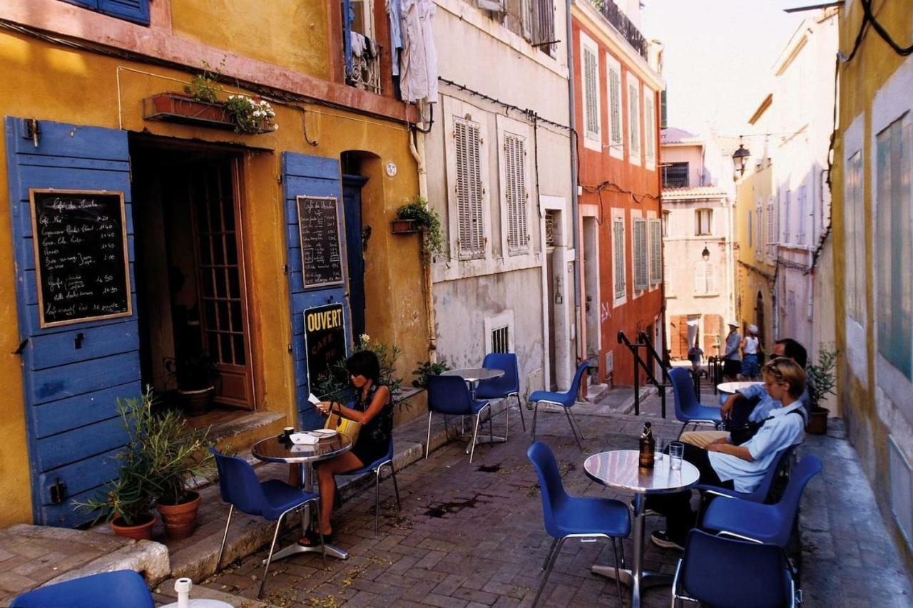 Grand Studio Au Pied Du Panier Apartment Marseille Luaran gambar